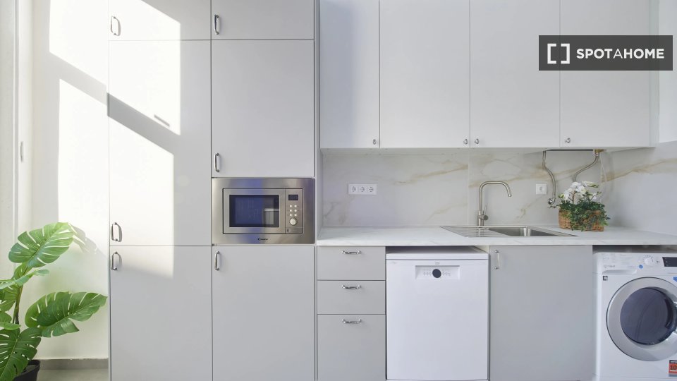 Double room Lisbon, 9 beds — photo 16