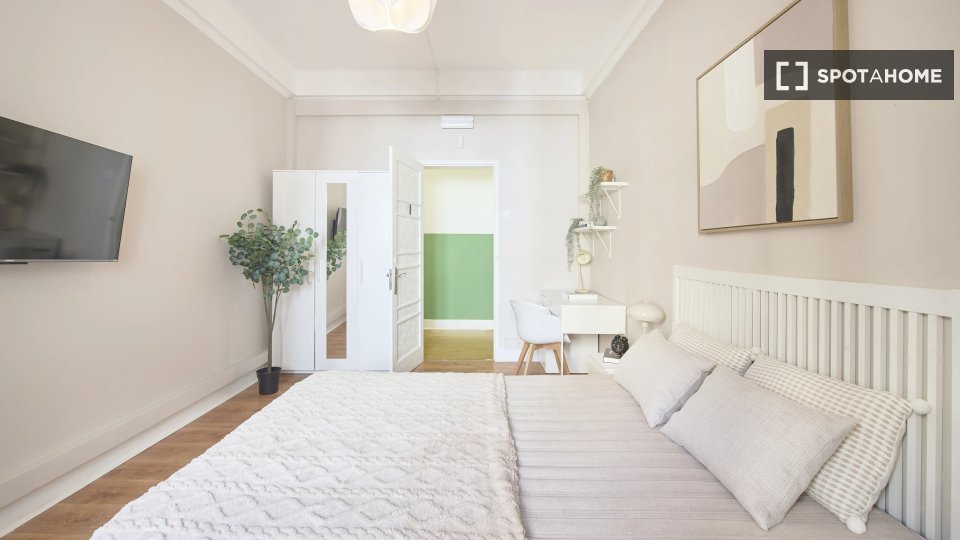 Double room Lisbon, 9 beds — photo 12