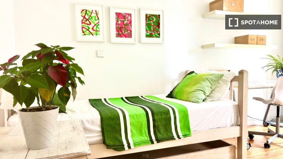 Double room Lisbon, 4 beds, 200m² — photo 9