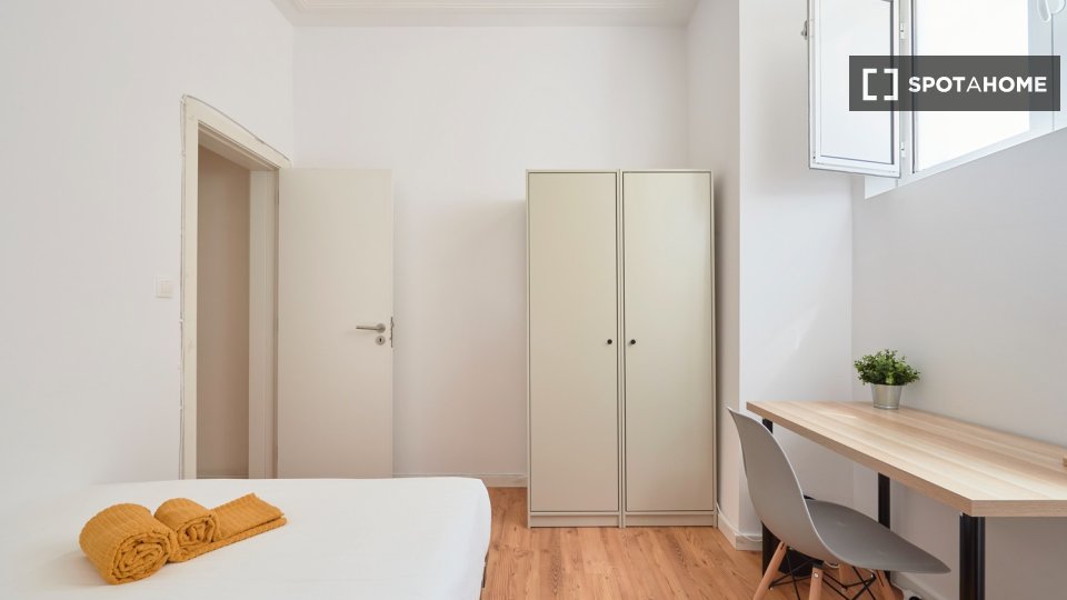 Double room Lisbon, 5 beds — photo 2