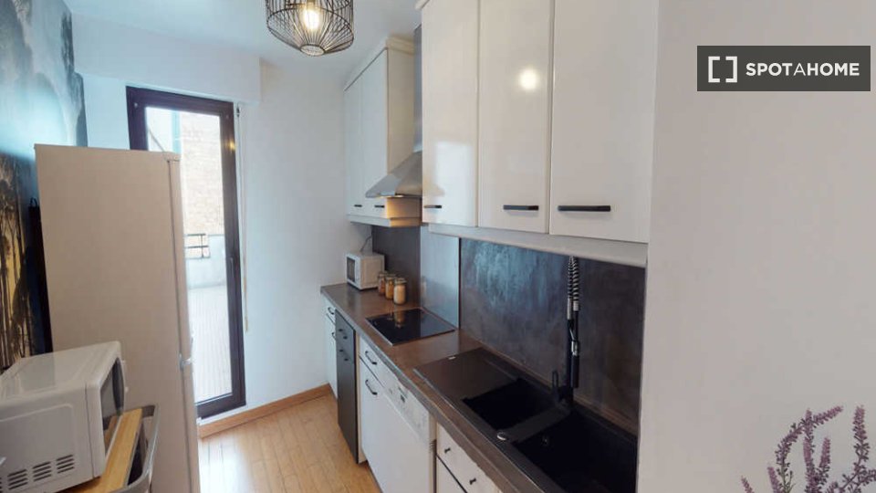 Double room Paris, 8 beds, 150m² — photo 3