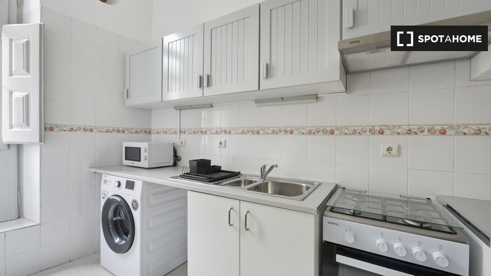 Double room Lisbon, 4 beds — photo 20