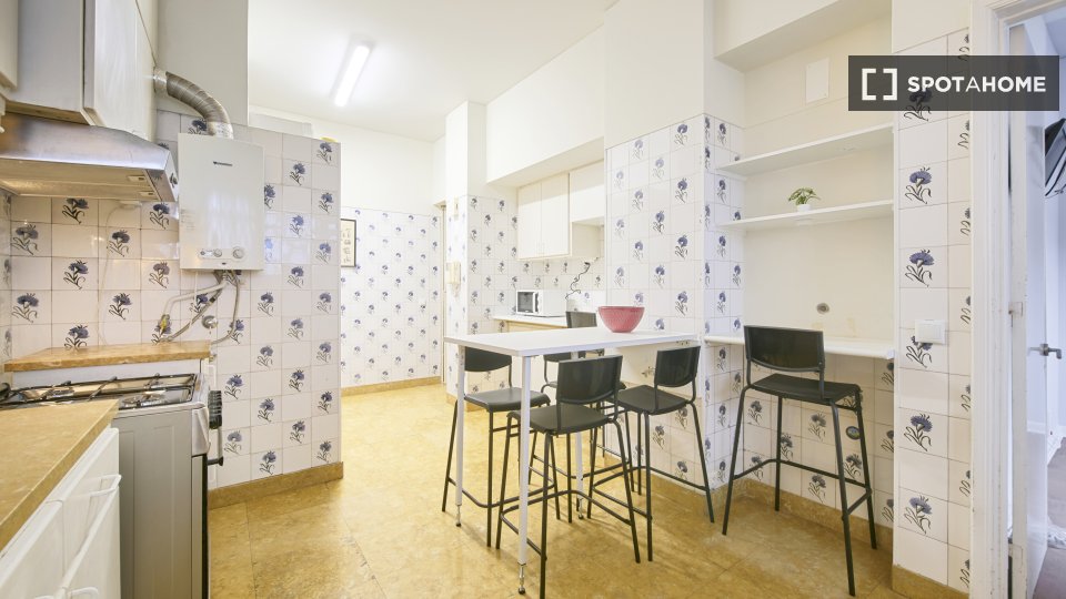 Double room Lisbon, 7 beds — photo 18