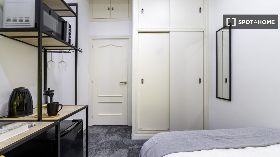 Double room Madrid, 8 beds — photo 11