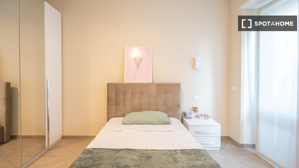 Double room Milan, 4 beds — photo 8
