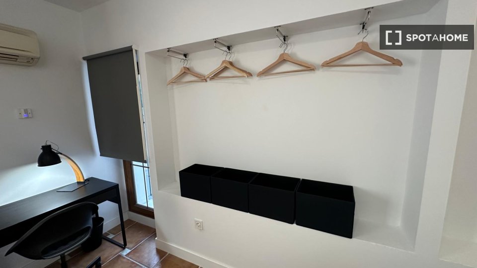 Double room Malaga, 9 beds, 25m² — photo 19