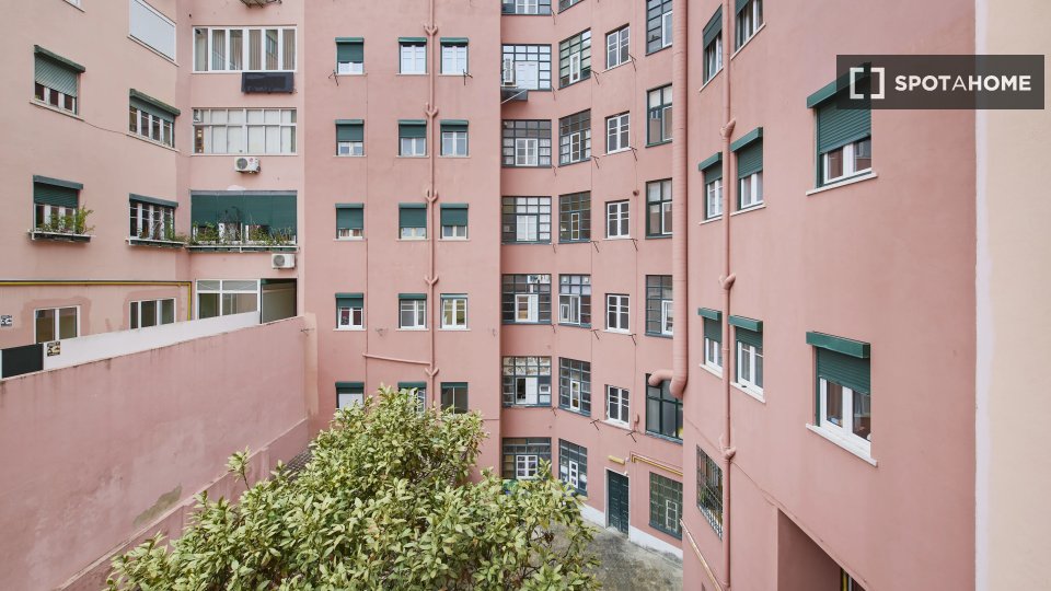 Double room Lisbon, 6 beds — photo 9
