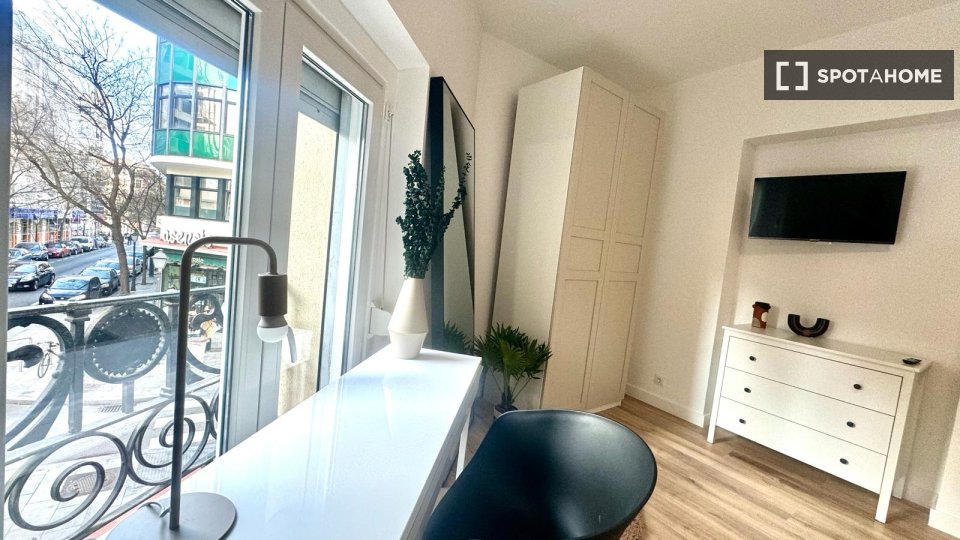 Double room Madrid, 7 beds — photo 4