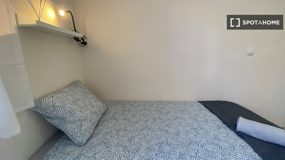 Double room Madrid, 4 beds — photo 18