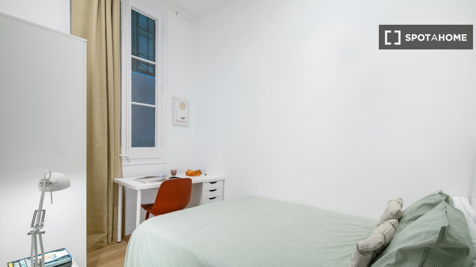 Double room Barcelona, 6 beds — photo 13