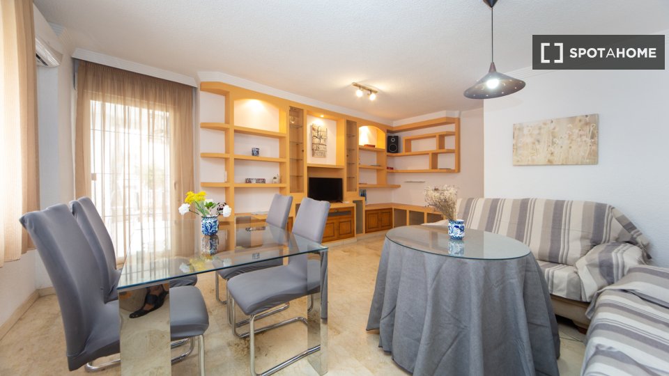 Double room Granada, 4 beds — photo 21