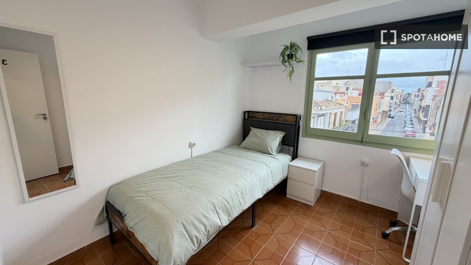 Double room Valencia, 4 beds, 75m² — photo 14