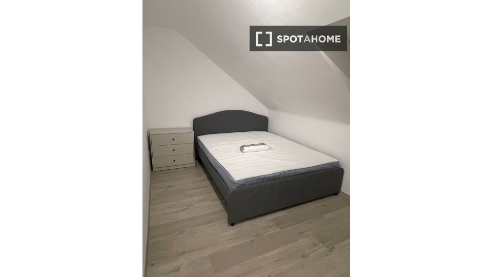 Double room Brussels, 5 beds, 225m² — photo 1
