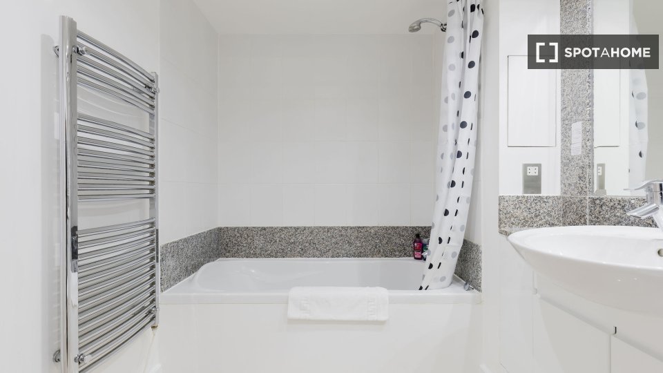 Apartment London, 2 beds — photo 9