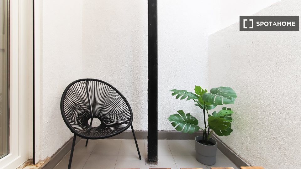 Double room Lisbon, 4 beds — photo 10