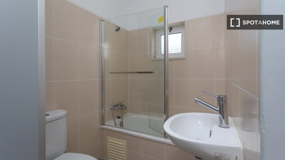 Double room Lisbon, 6 beds — photo 9