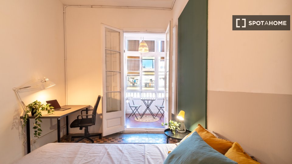 Double room Barcelona, 7 beds, 200m² — photo 2