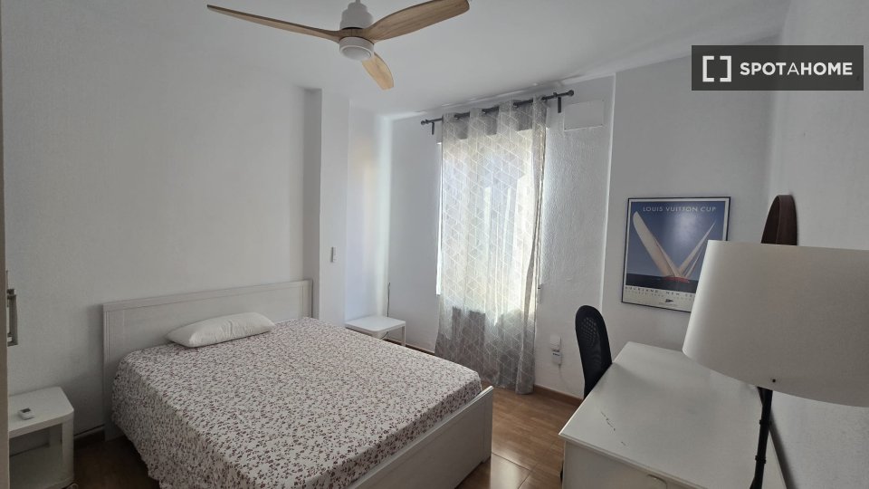Apartment Valencia, 4 beds, 115m² — photo 3