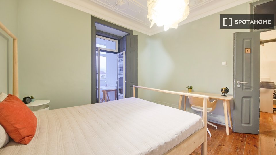 Double room Lisbon, 6 beds — photo 55