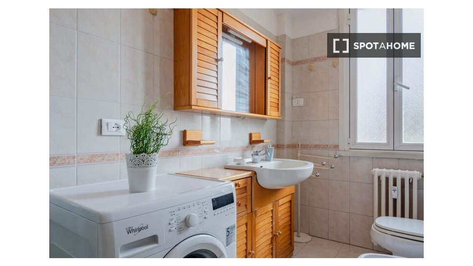 Double room Milan, 3 beds — photo 14