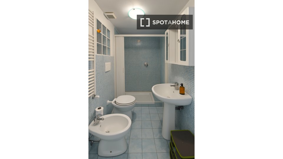 Double room Milan, 3 beds, 70m² — photo 8