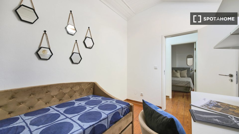 Double room Lisbon, 13 beds — photo 14