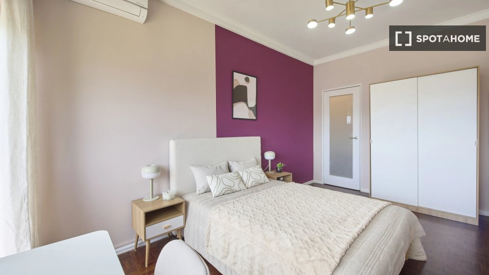 Double room Lisbon, 4 beds — photo 13