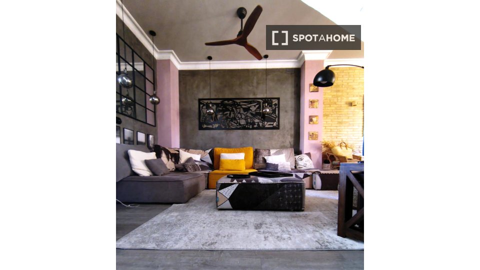 Double room Valencia, 3 beds, 160m² — photo 16