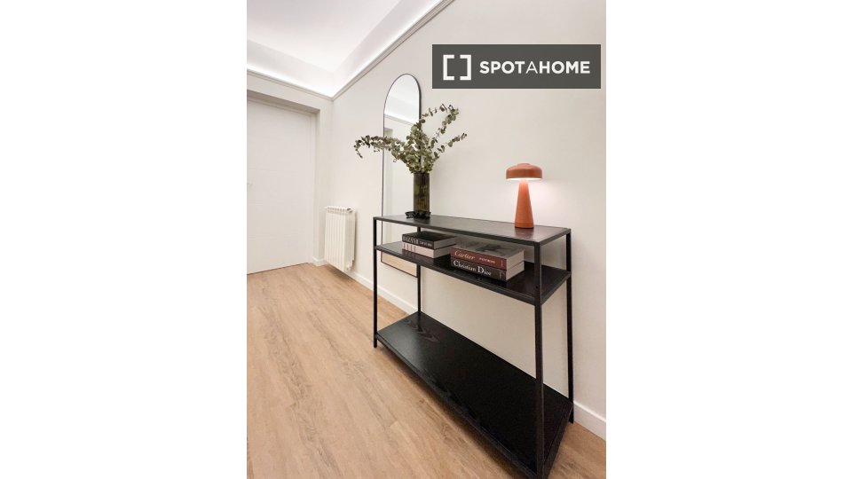Double room Madrid, 5 beds, 100m² — photo 19