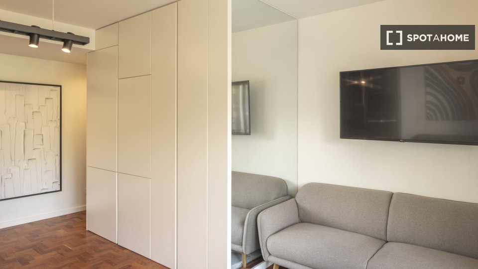 Apartment Lisbon, 2 beds — photo 38
