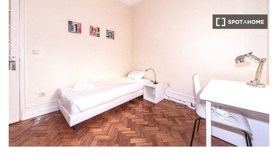 Double room Lisbon, 7 beds — photo 11