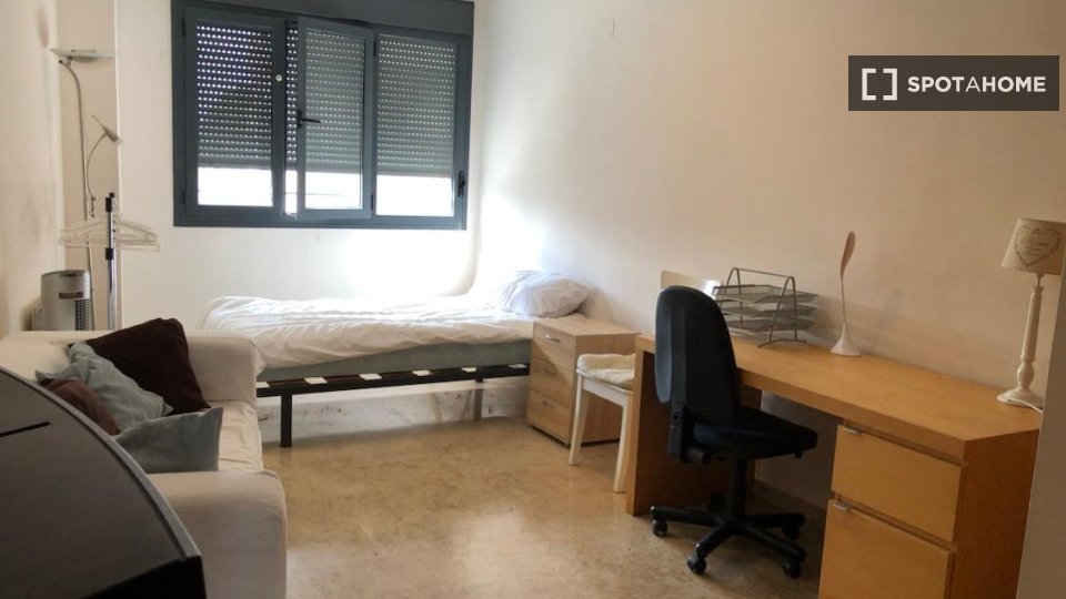 Double room Valencia, 4 beds, 183m² — photo 44