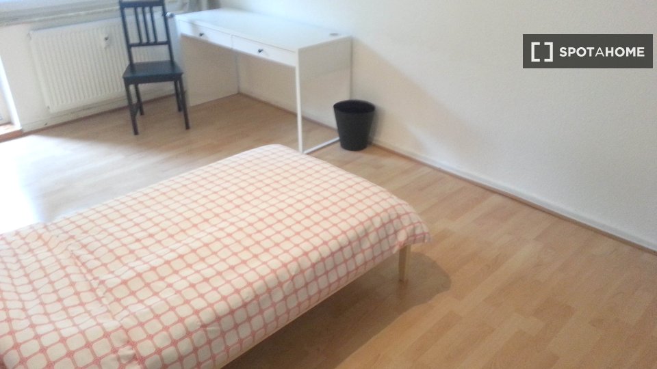 Double room Hamburg, 3 beds, 67m² — photo 6