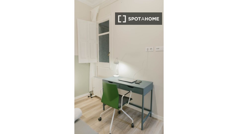 Double room Barcelona, 5 beds — photo 13