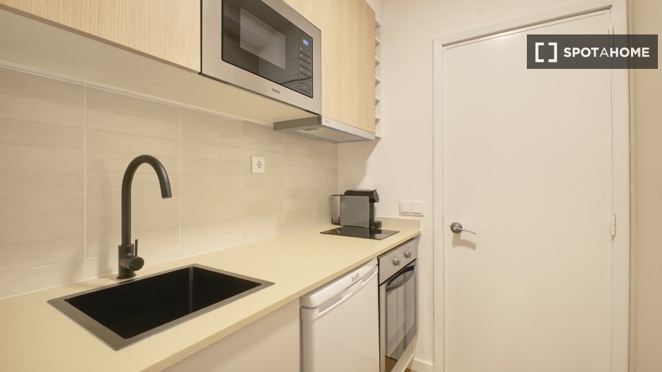 Double room Lisbon, 9 beds — photo 3