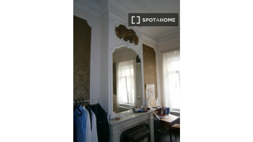 Double room Brussels, 2 beds, 35m² — photo 9