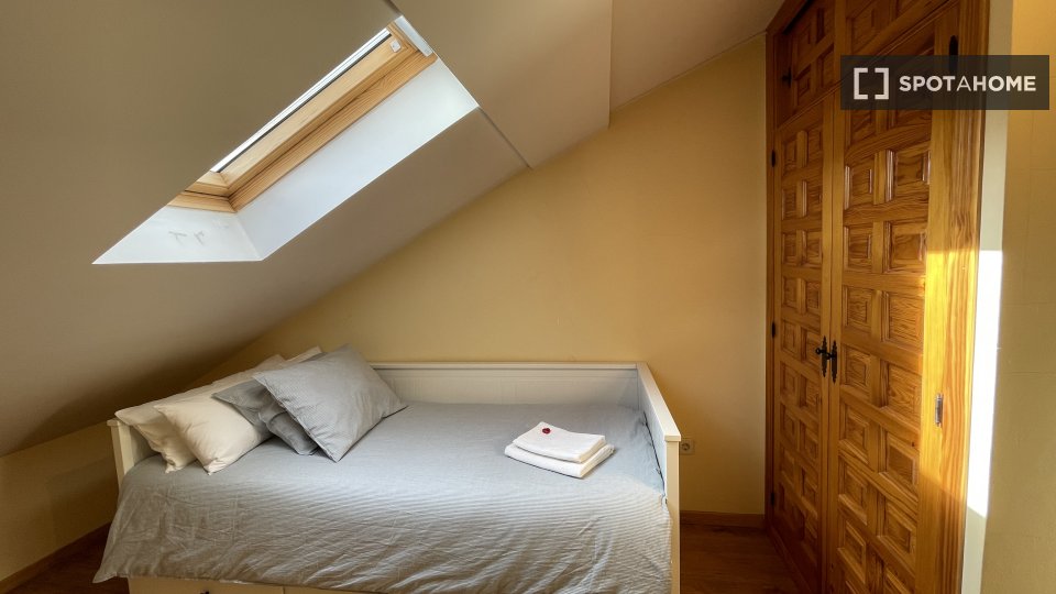 Apartment Alcala_De_Henares, 3 beds, 130m² — photo 17