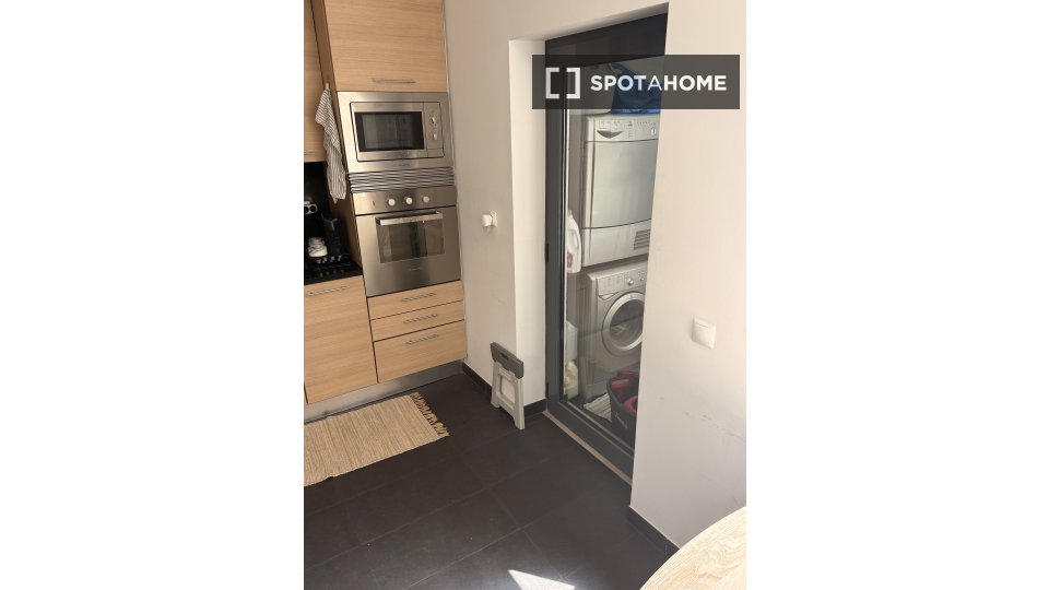 Apartment Lisbon, 2 beds, 130m² — photo 27
