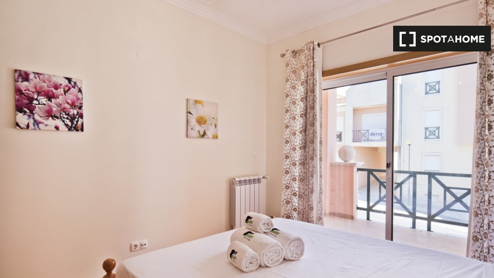 Apartment Lisbon, 4 beds — photo 10