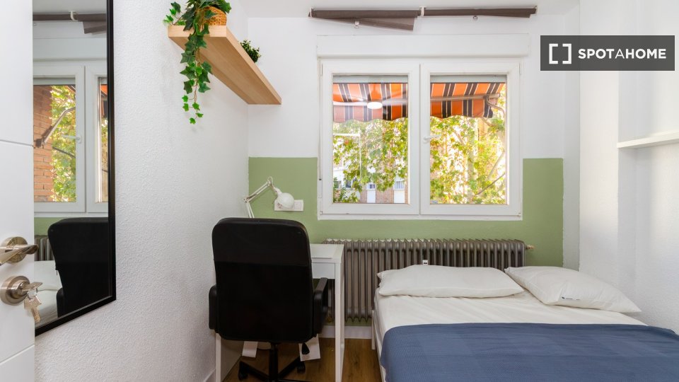 Se alquila habitación compartida en Alcalá de Henares