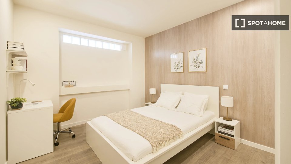 Double room Lisbon, 4 beds — photo 10