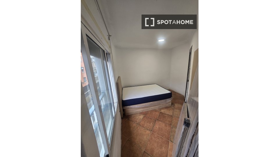 Double room Barcelona, 2 beds, 60m² — photo 1