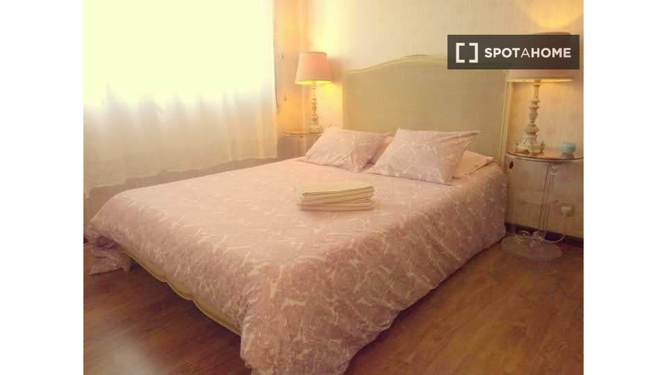 Double room Porto, 5 beds, 300m² — photo 1