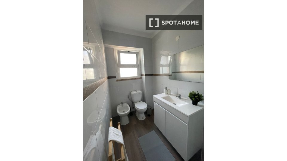 Double room Lisbon, 4 beds, 200m² — photo 3