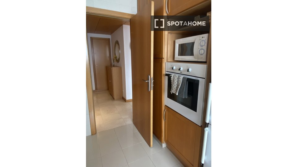 Apartment mono Lisbon, 67m² — photo 4
