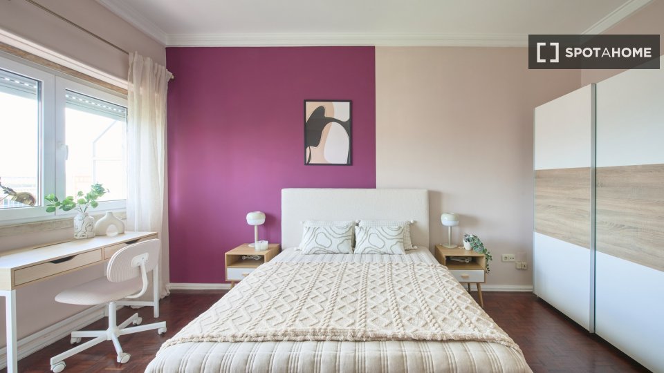 Double room Lisbon, 4 beds — photo 16