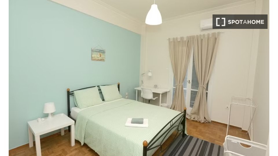 Double room Athens, 3 beds — photo 10