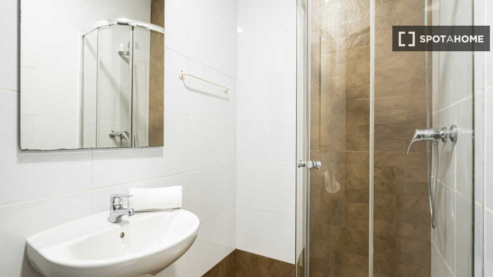 Double room Madrid, 6 beds — photo 94