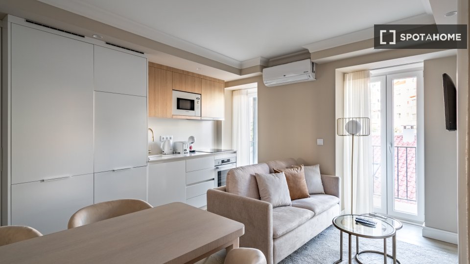 Apartment mono Lisbon, 36m² — photo 1