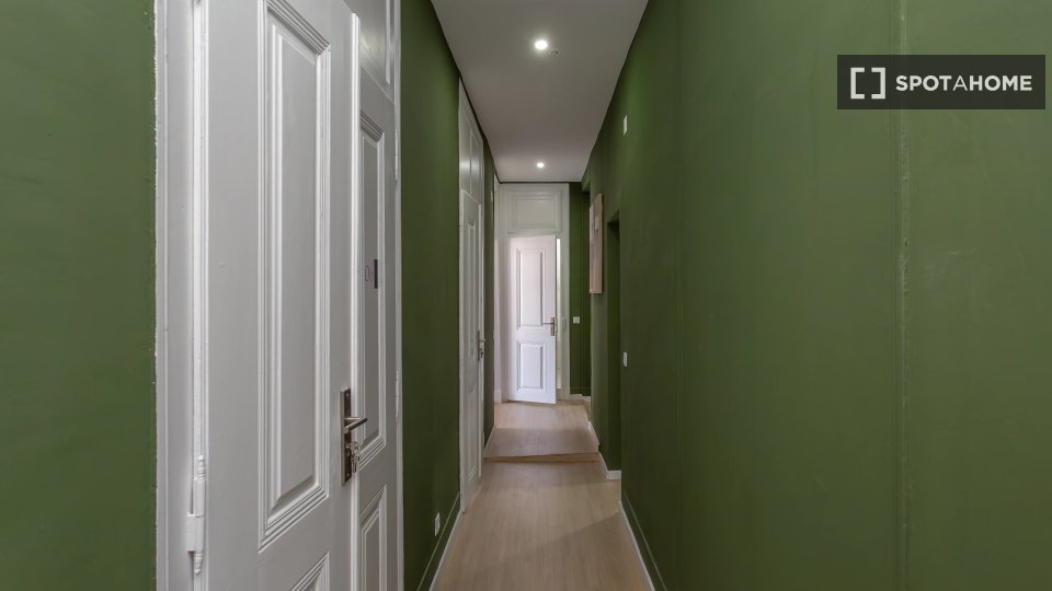 Double room Lisbon, 8 beds — photo 17